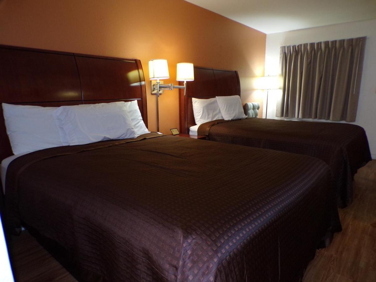 Carry On Inn & Suites LaFayette Room photo