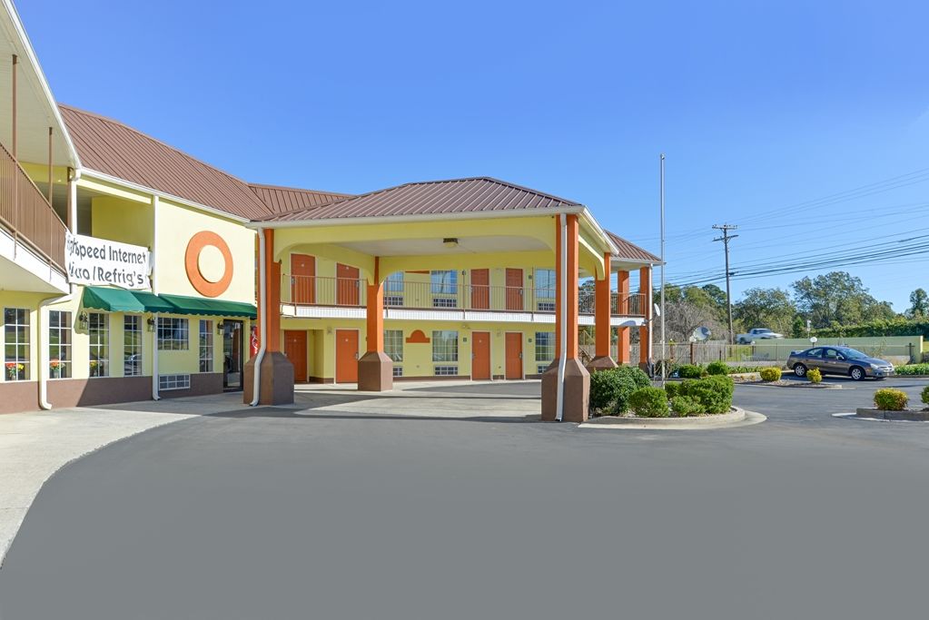 Carry On Inn & Suites LaFayette Exterior photo