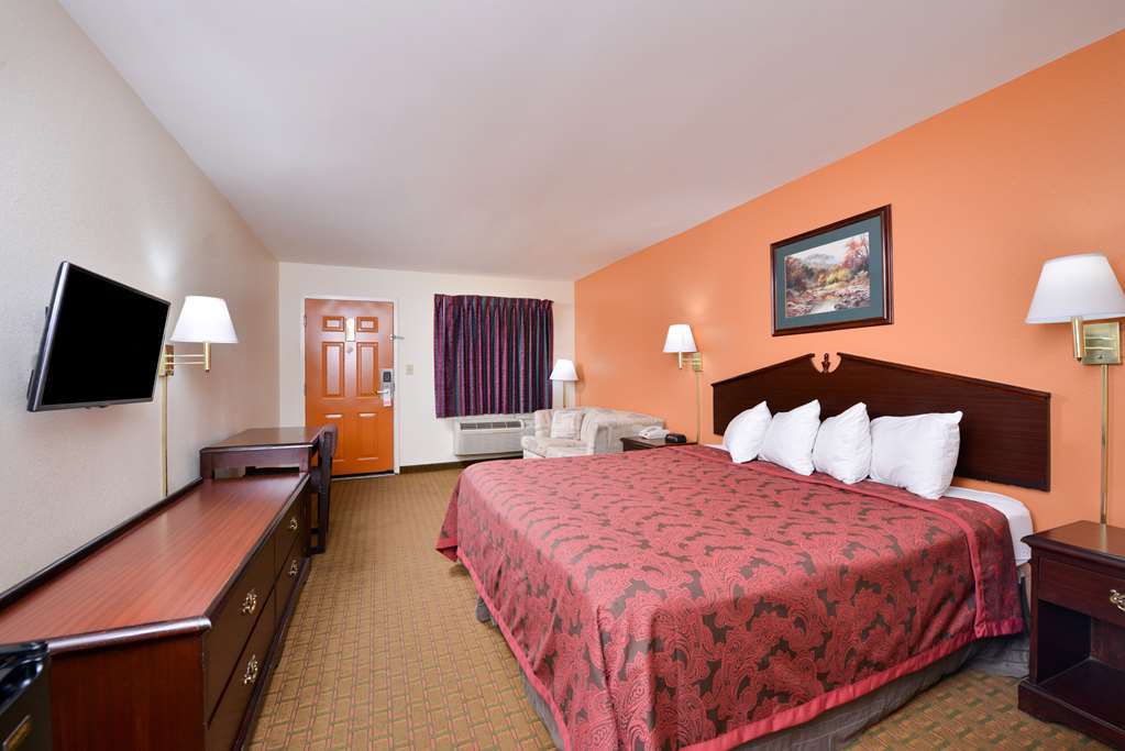 Carry On Inn & Suites LaFayette Room photo