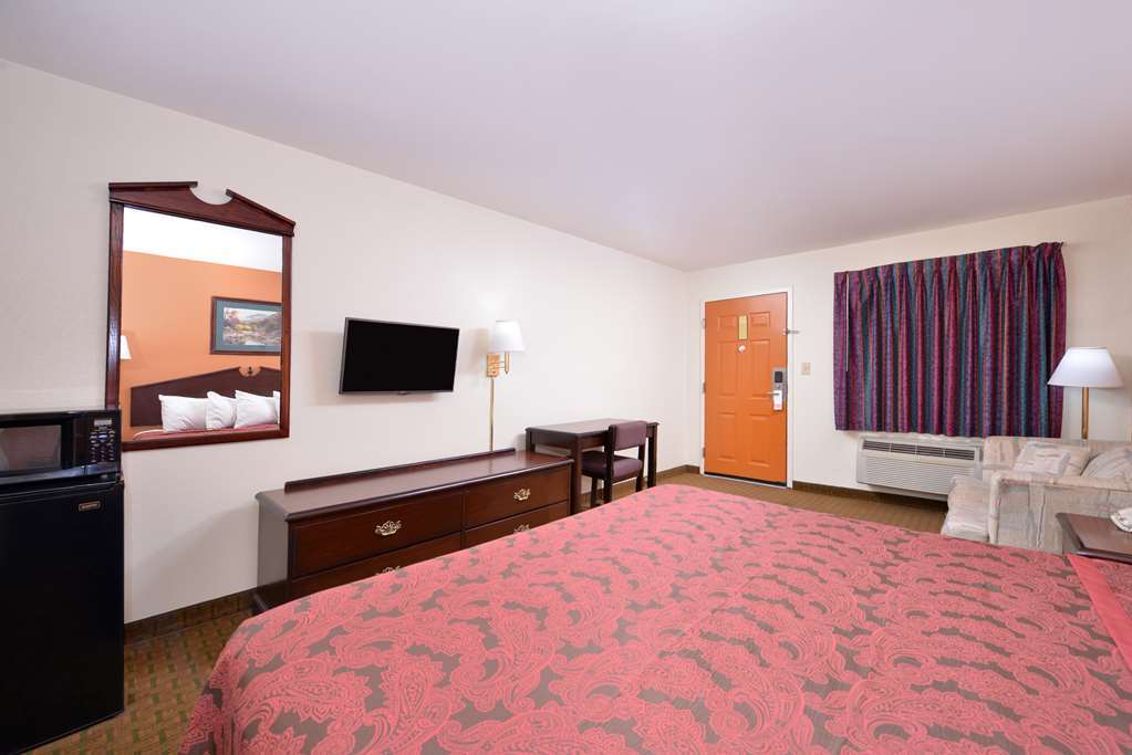 Carry On Inn & Suites LaFayette Room photo