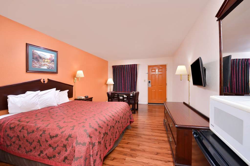 Carry On Inn & Suites LaFayette Room photo