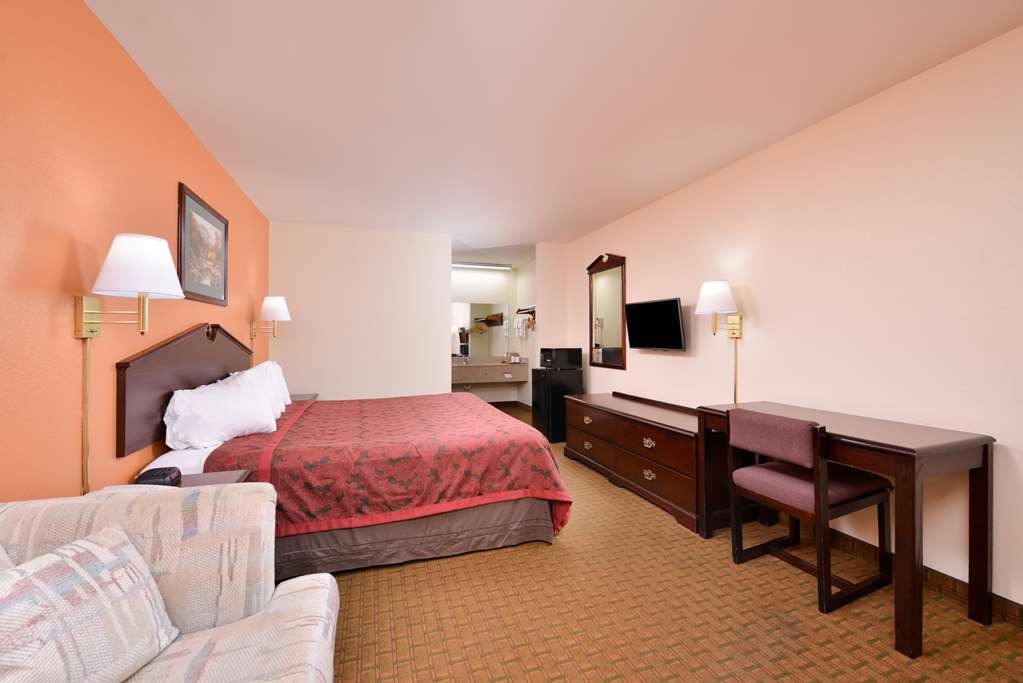 Carry On Inn & Suites LaFayette Room photo