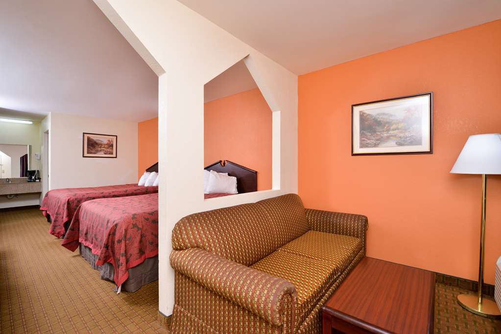 Carry On Inn & Suites LaFayette Room photo